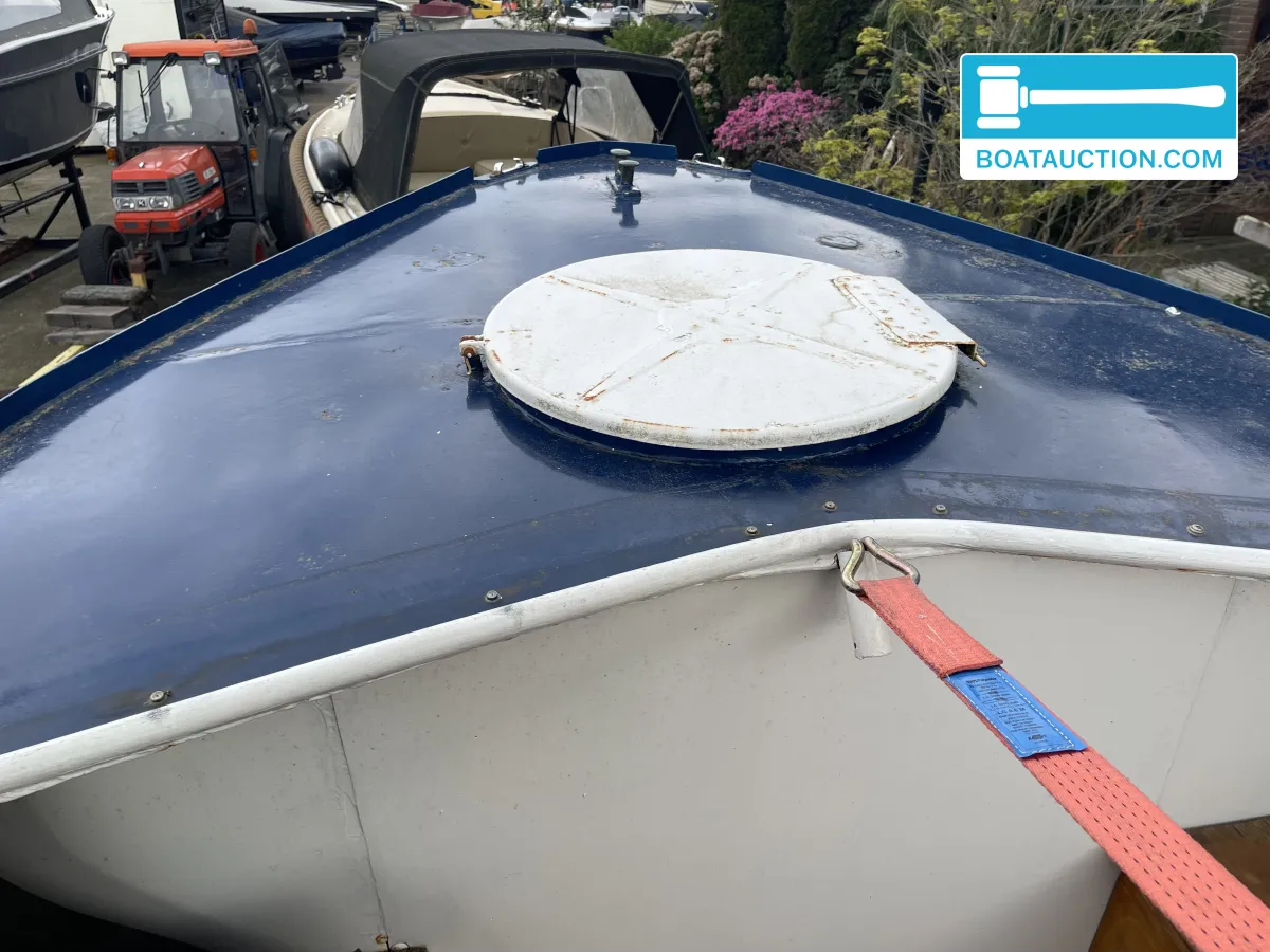 Motorboat 800