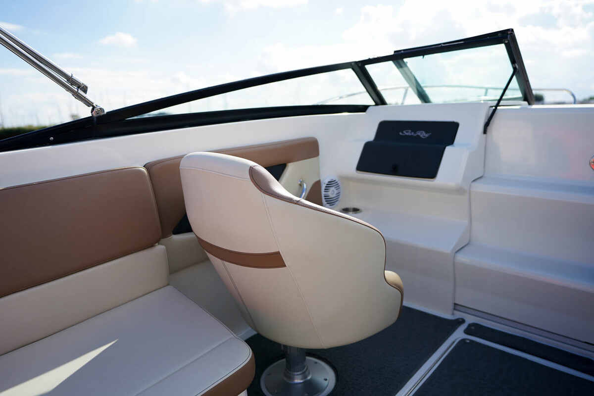 Sea Ray Sun Sport 230