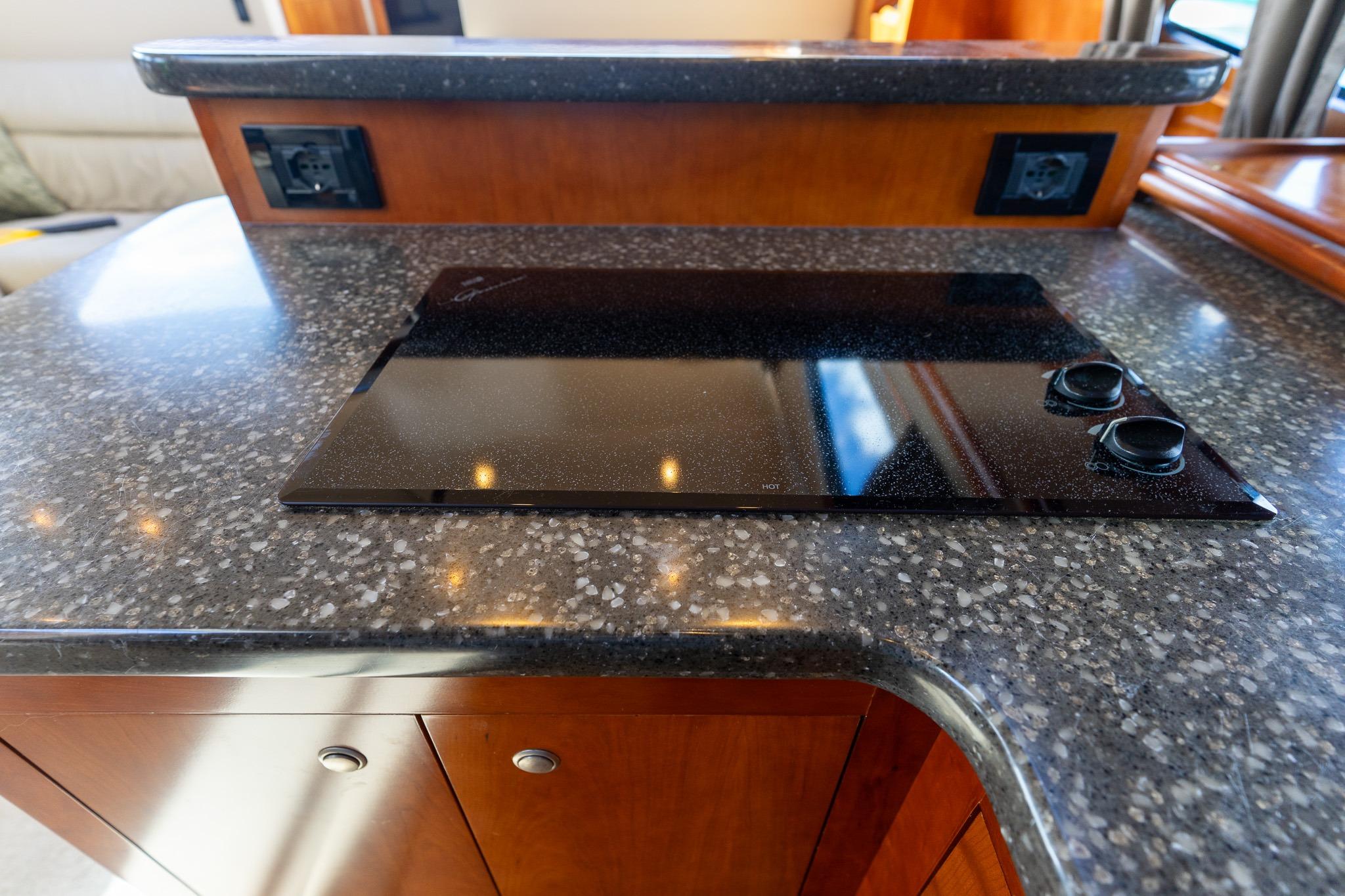 Cruisers Yachts 415 Express Motoryacht