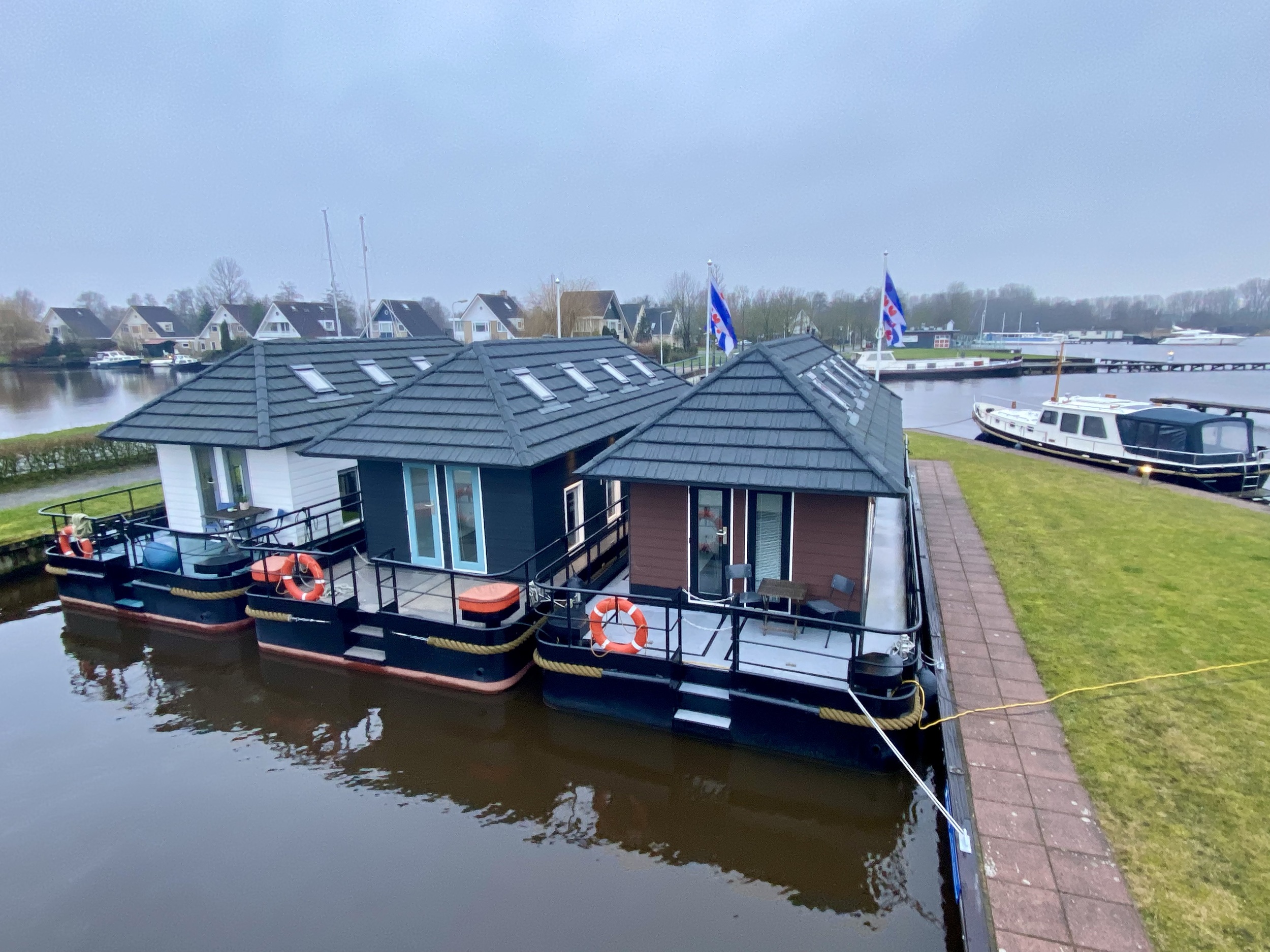 Prins HomeShip 1350 | VaarHuis | Houseboat | Flark | Ligplaats Overneembaar