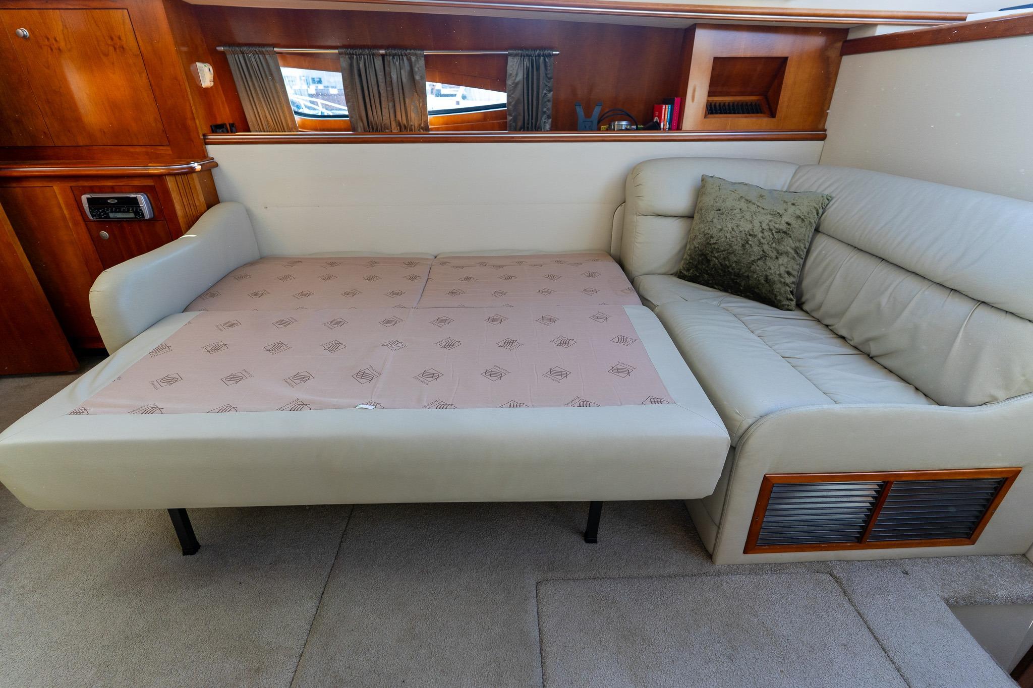 Cruisers Yachts 415 Express Motoryacht