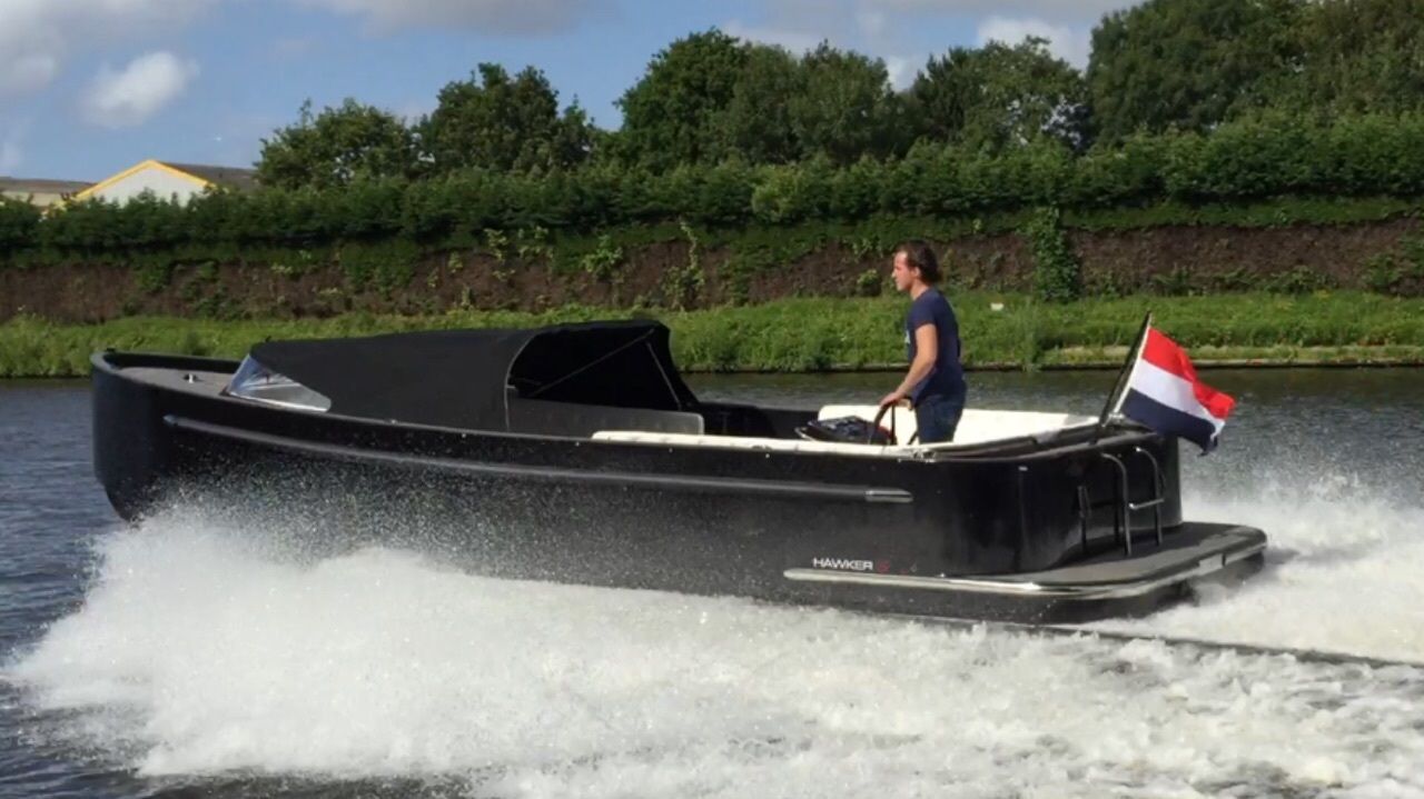 Seafury Hawker Tender 800