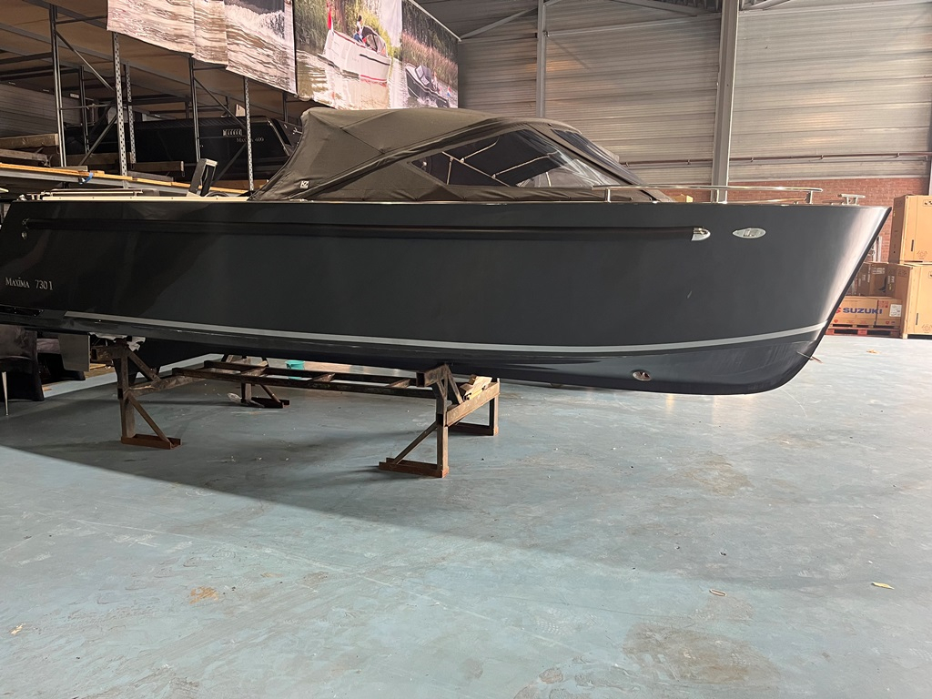 Maxima Boats Aanbieding -  730I met Vetus 42 pk Diesel in donkergrijs op voorraad!