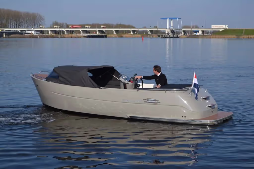 Primeur 710 Tender