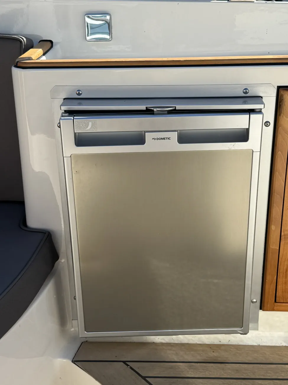 Intercruiser 27 Cabin