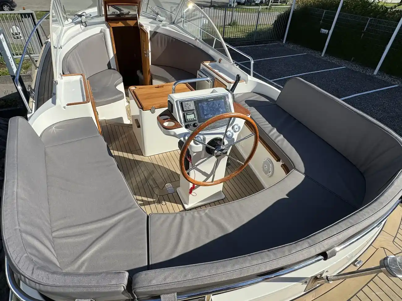 Intercruiser 27 Cabin