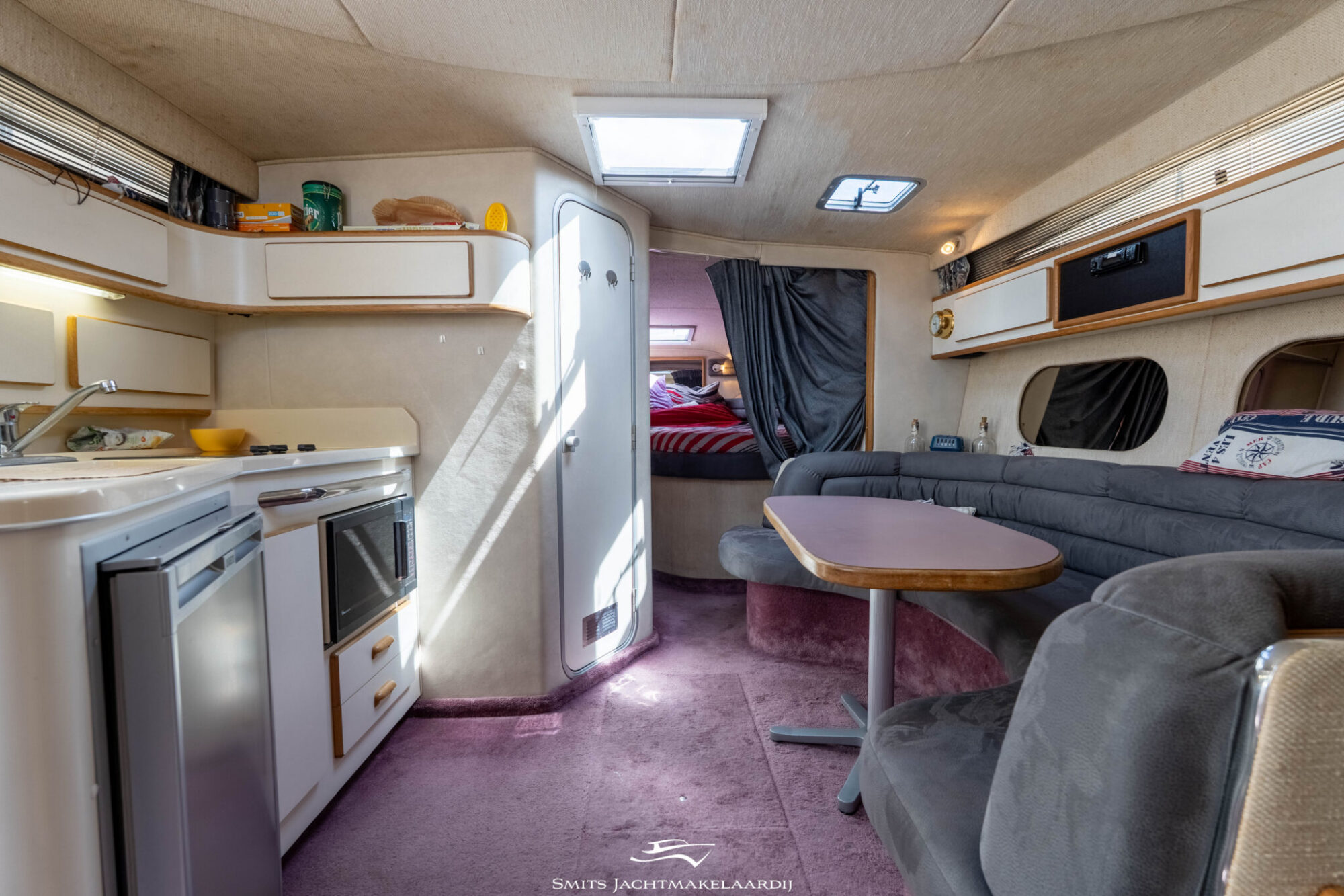 Sea Ray 370 Express Cruiser