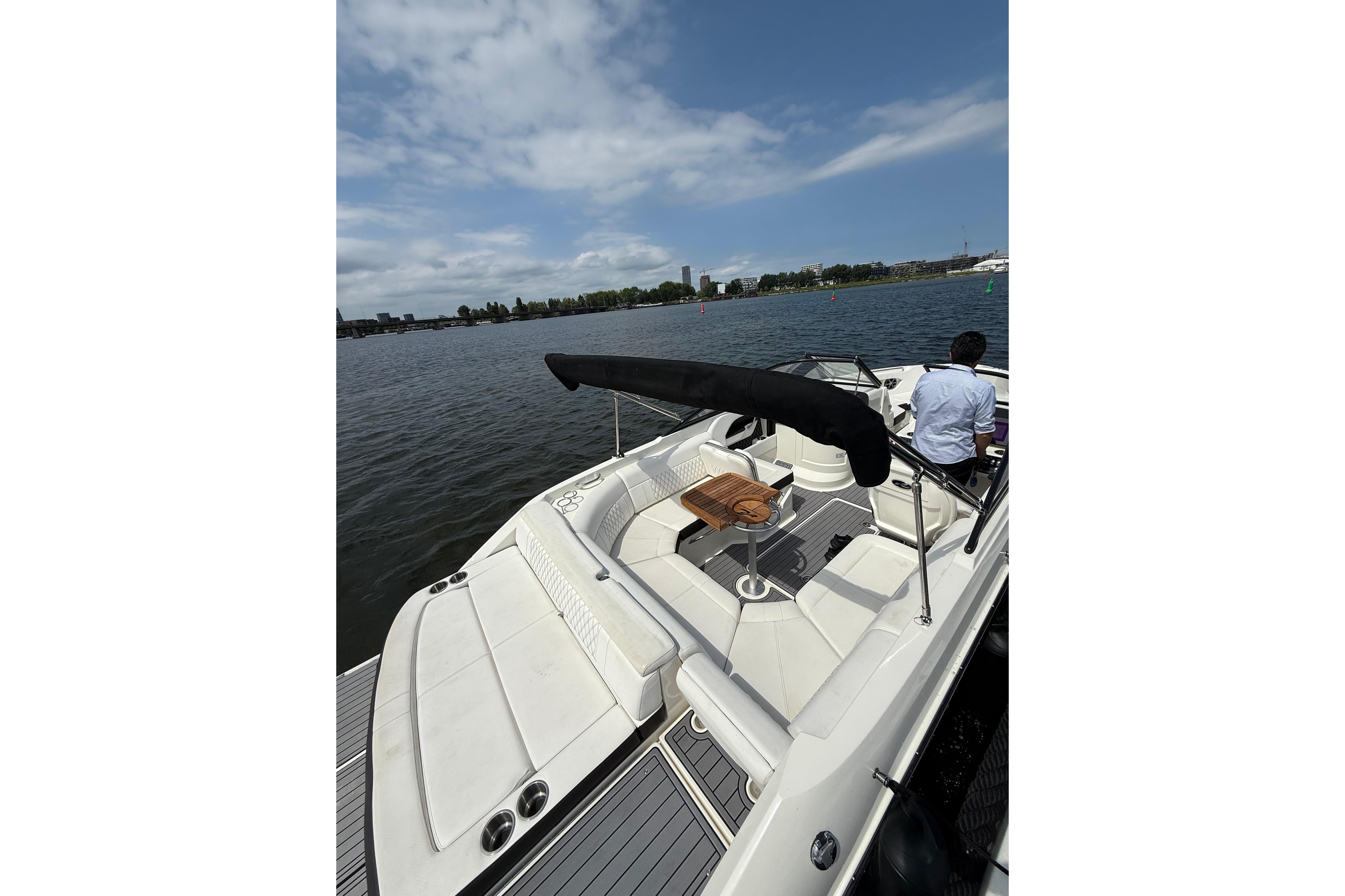 Sea Ray SLX 250