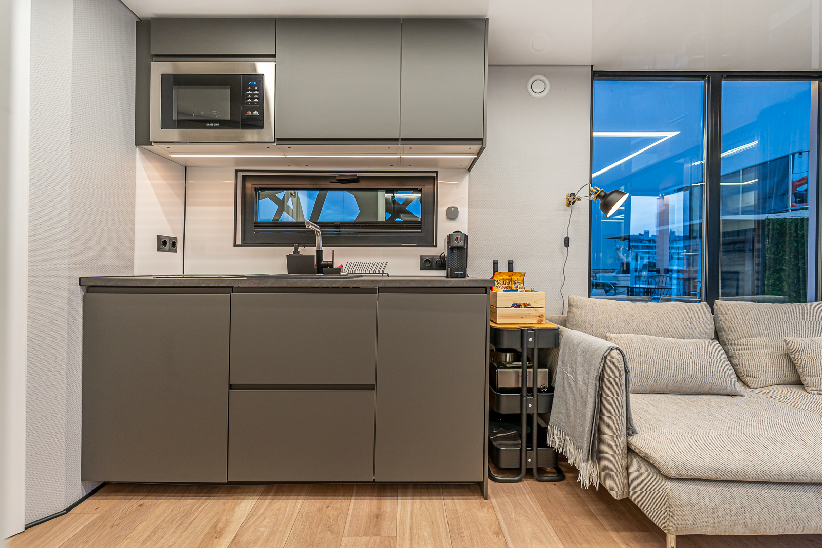 La Mare Houseboat Modern 10