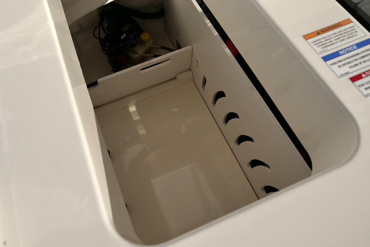 Sea Ray SPX 230