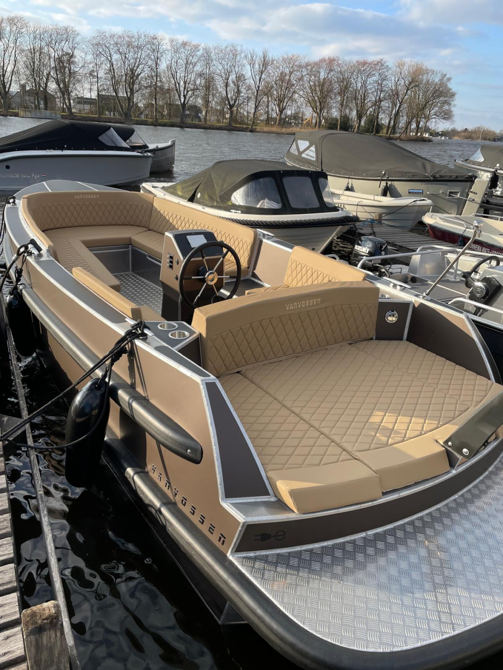 Van Vossen 650 plugin E-tender vaarklaar elektrisch