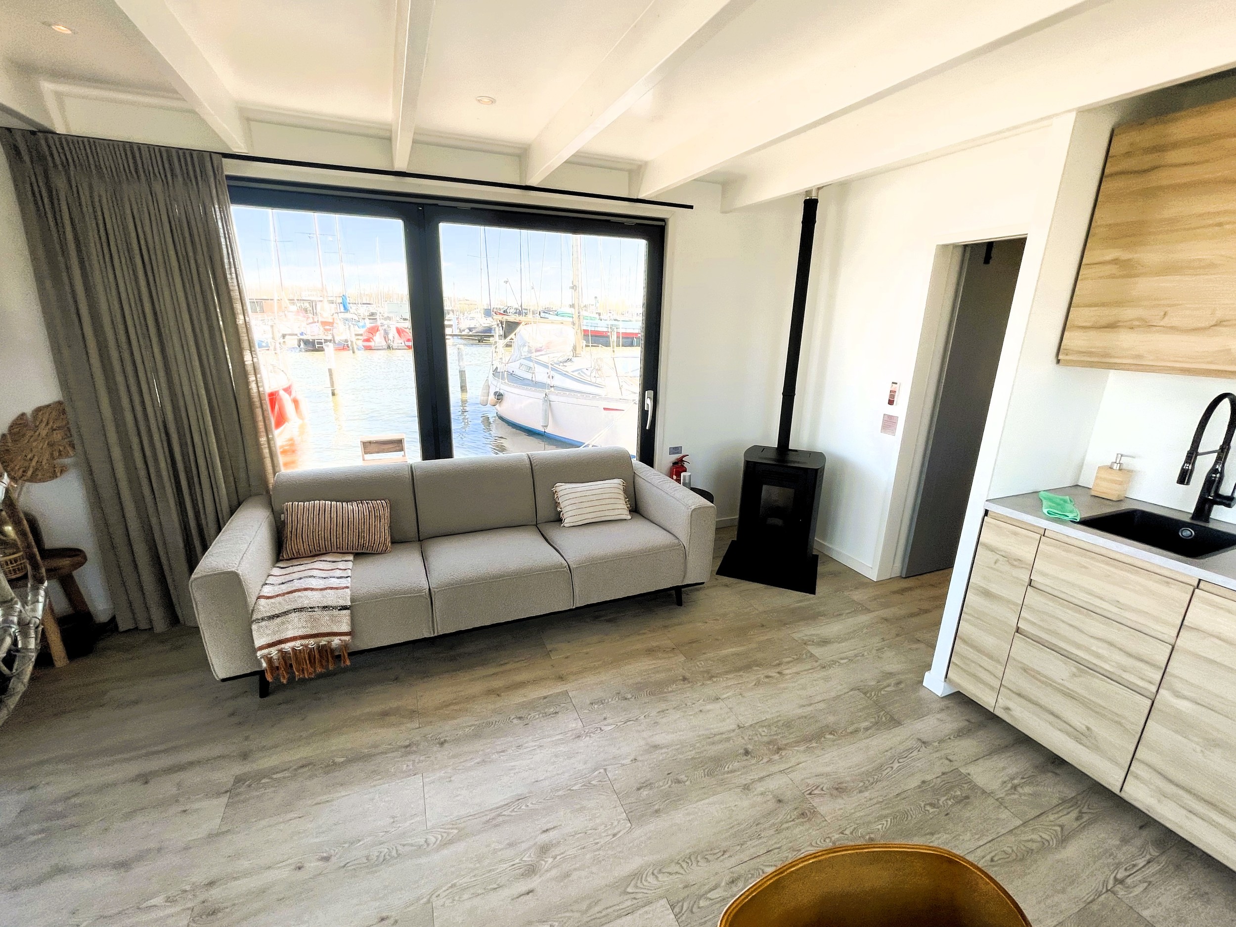 Surla 15 Houseboat Zelfvoorzienend