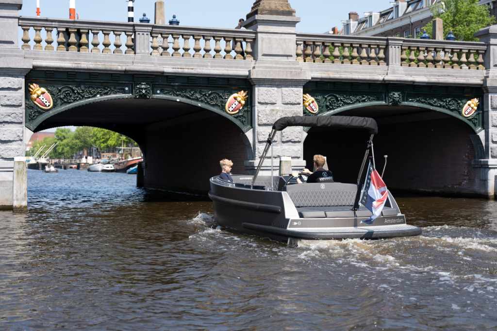 Van Vossen Plugin E-tender 650 