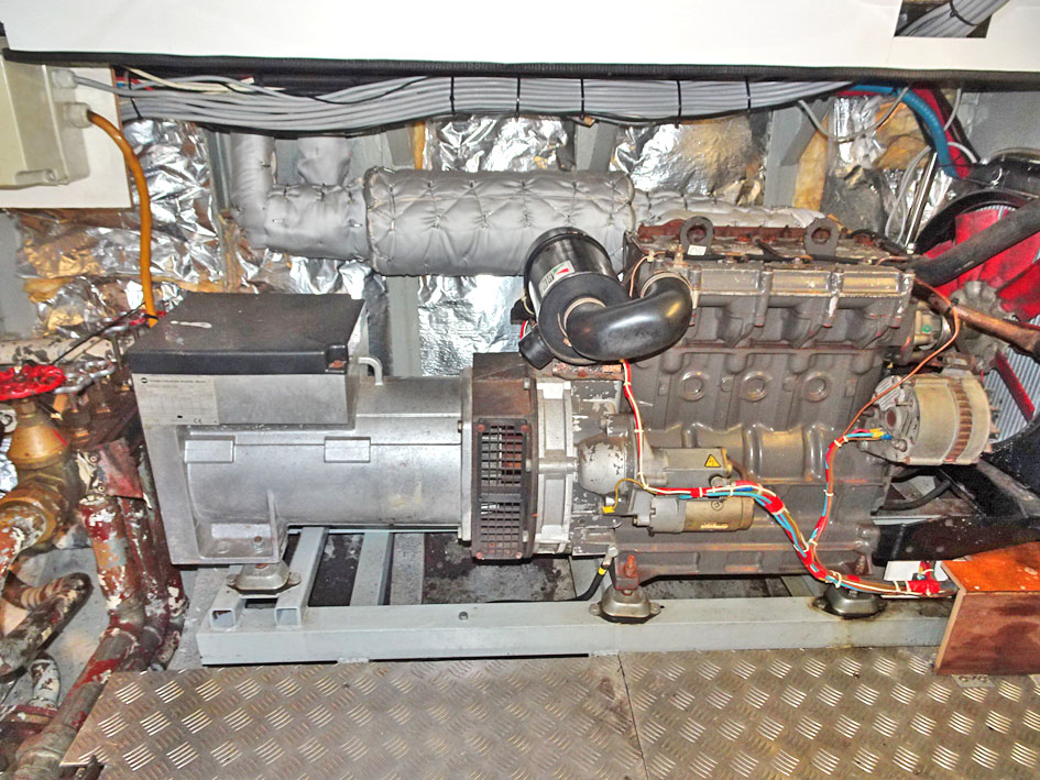 ex Patrouille vaartuig / Varend Woonschip 18.26 met UBC