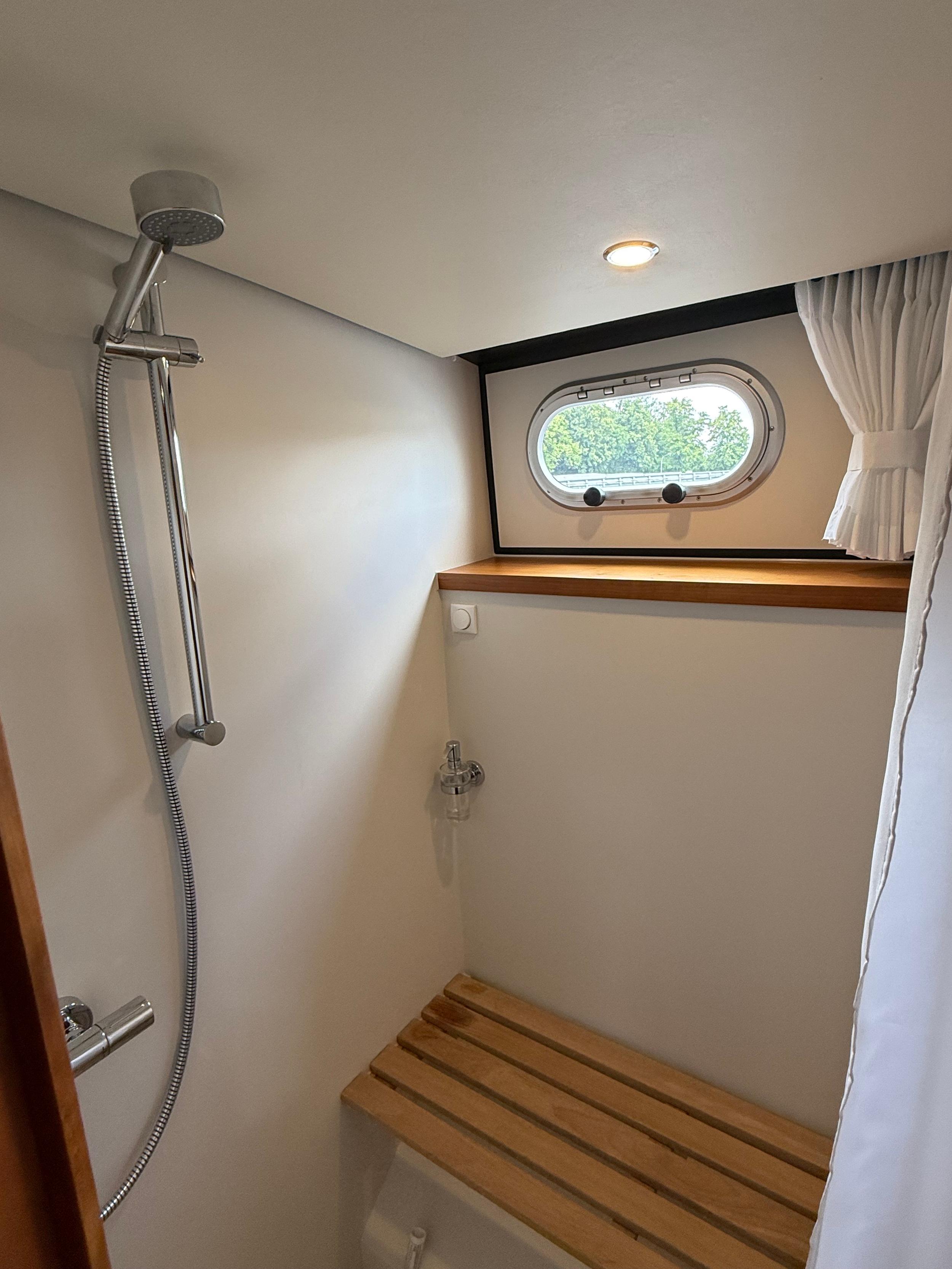 Linssen Grand Sturdy 45.0 AC