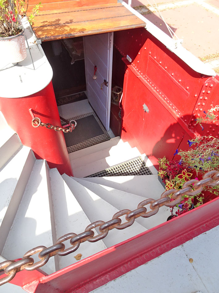 Spits Varend Woonschip 30.53 met UBC