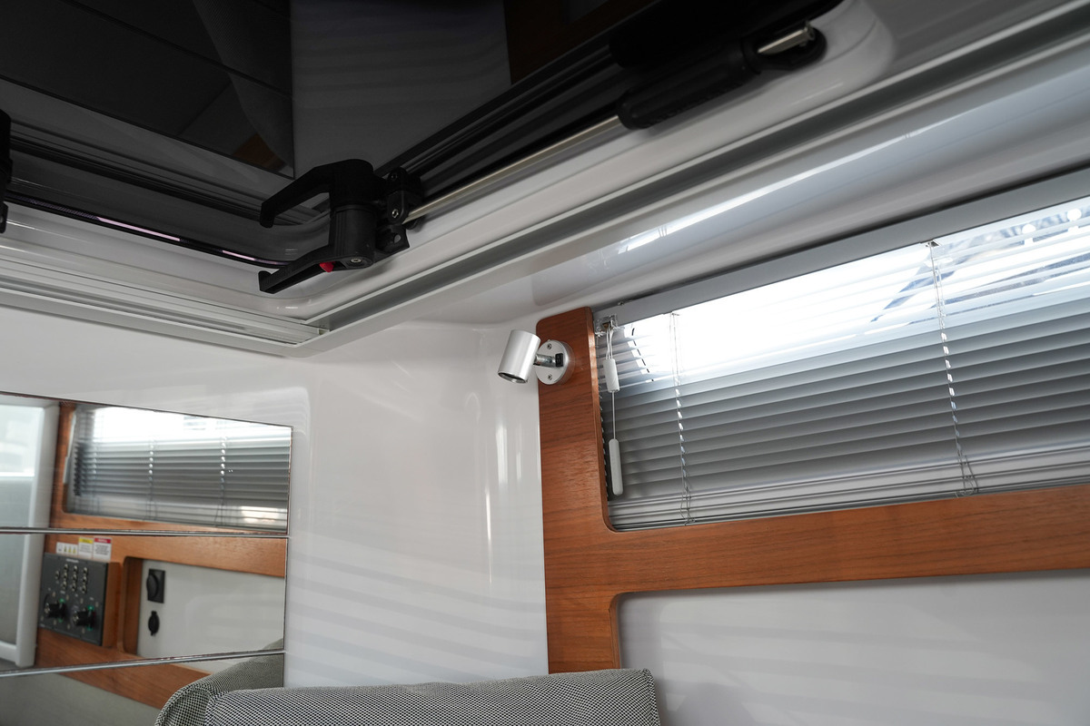 Axopar 28 Cabin