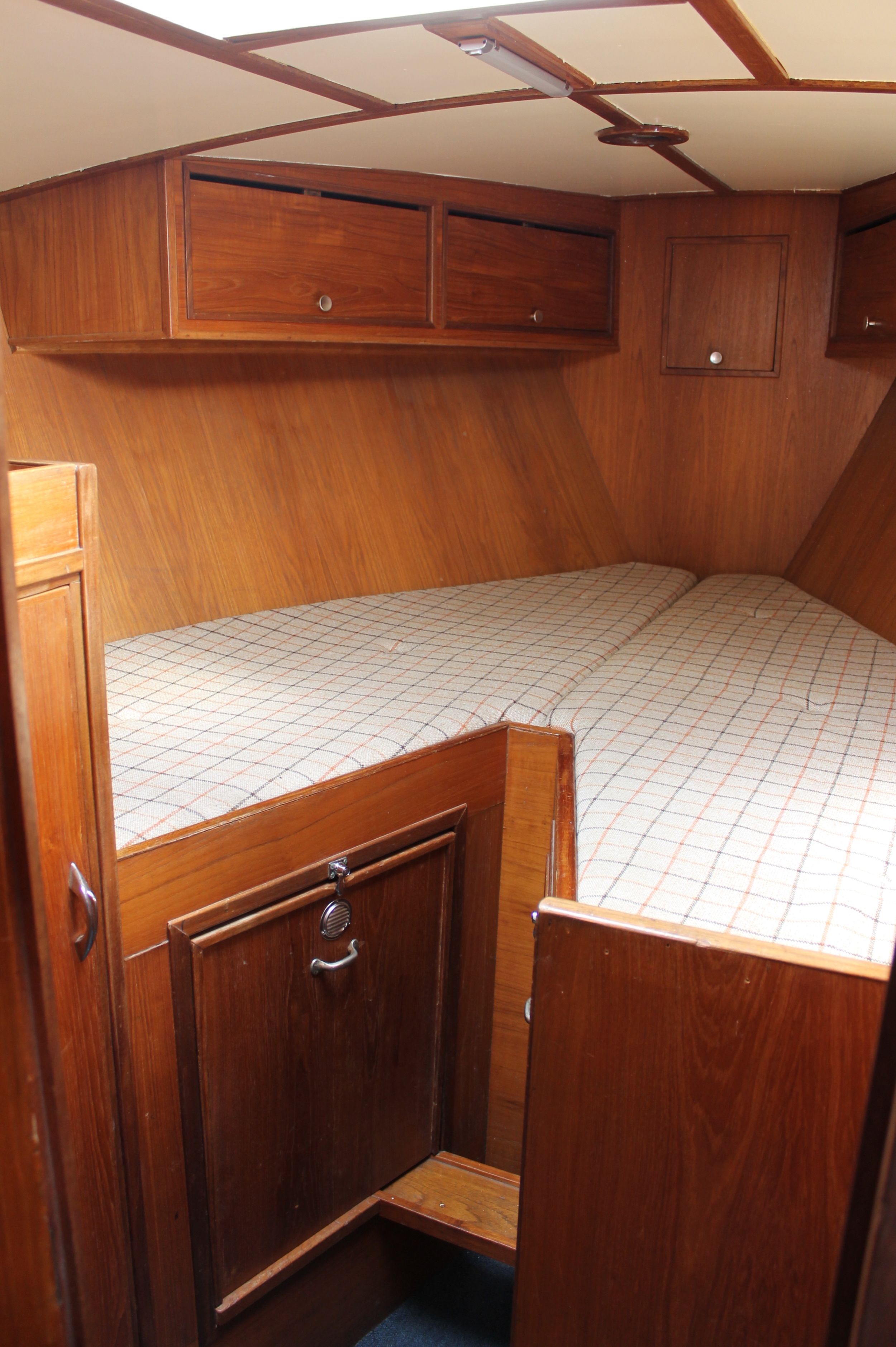 Pieter Beeldsnijder Gouwzee 3A