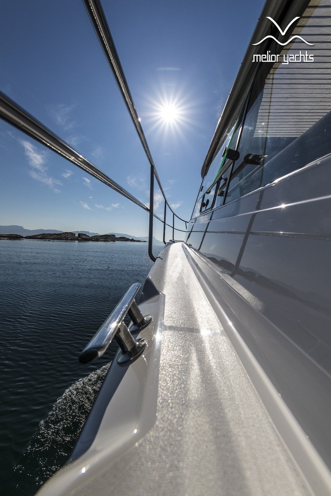 Saga 385 - Edition Walnut Interior