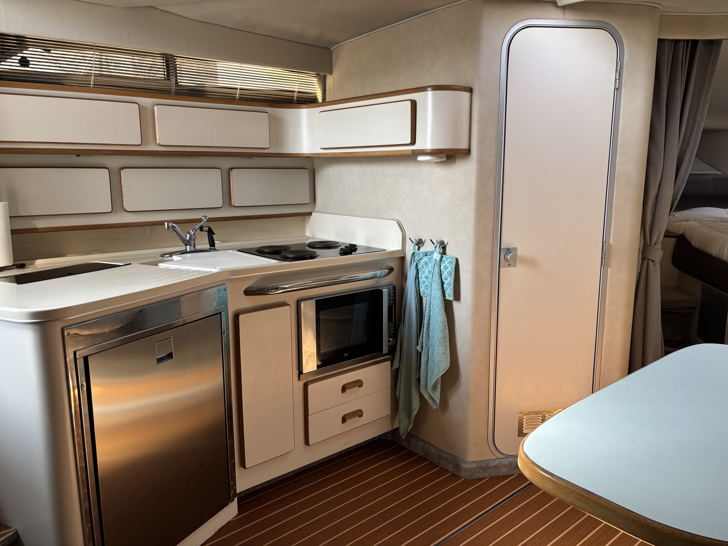 Sea Ray 370 Sundancer