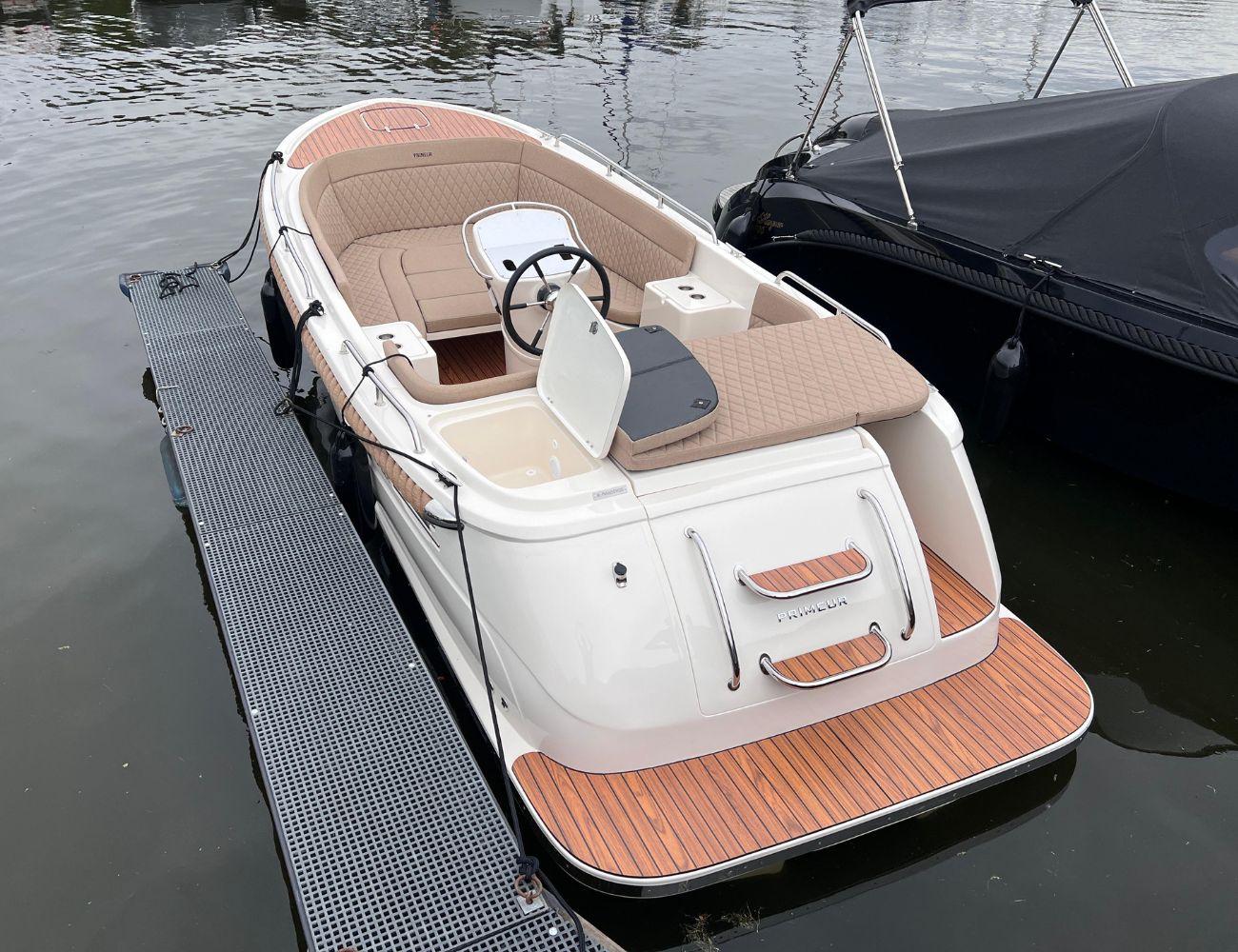 Primeur 625 Tender