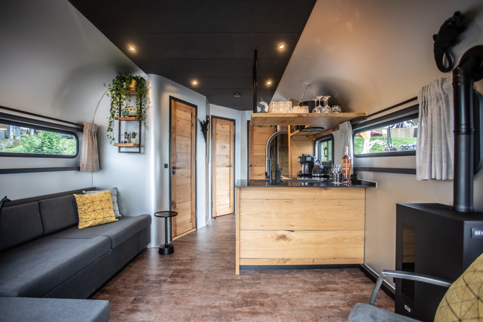 The Coon 1000 Houseboat