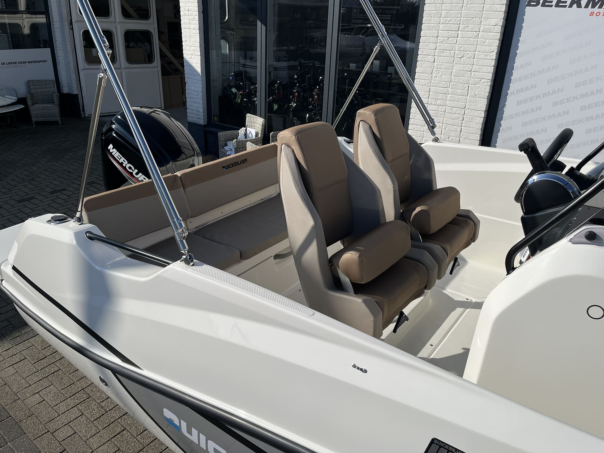 Quicksilver 555 Open