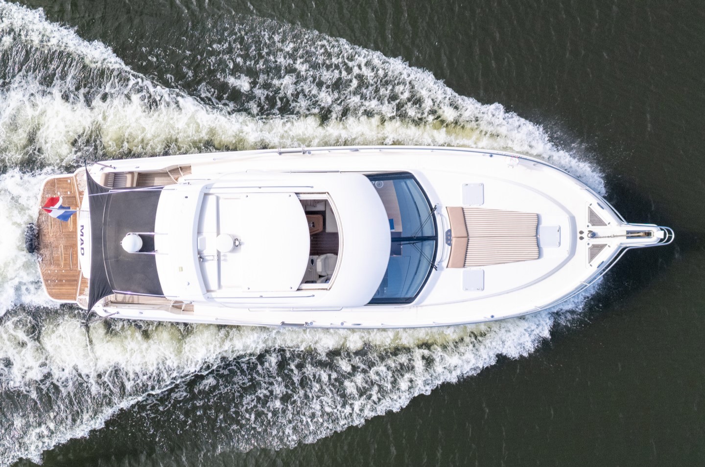 Rivièra 4700 Sport Yacht