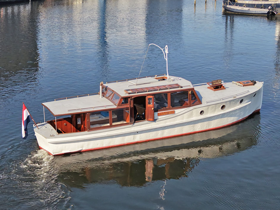 Bakdeksalonkruiser 11.20