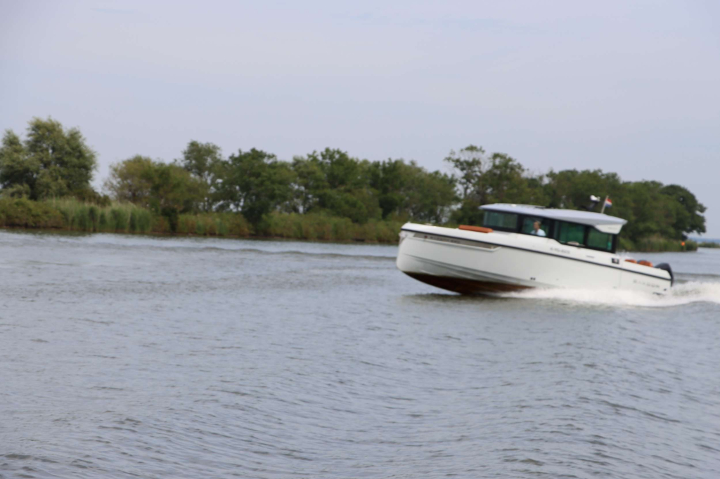 Saxdor Yachts 320 GTC