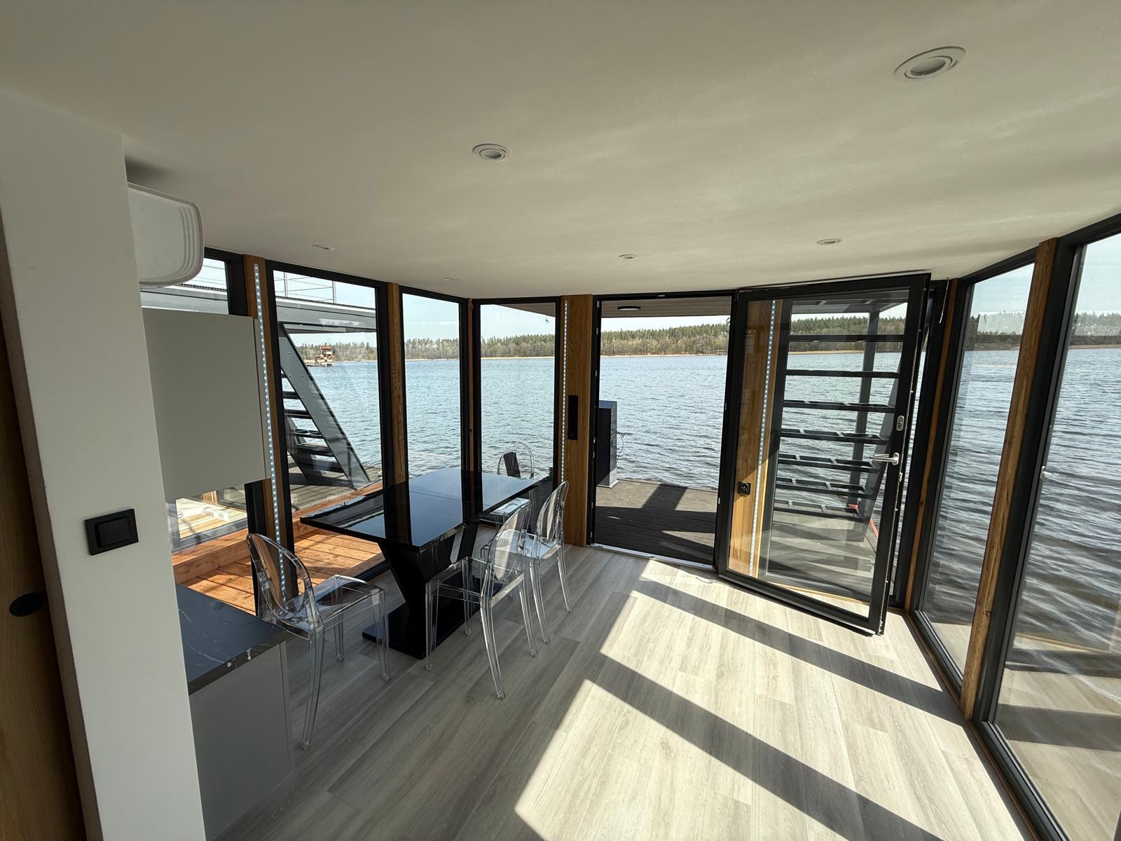 Shogun Mobile Houseboat