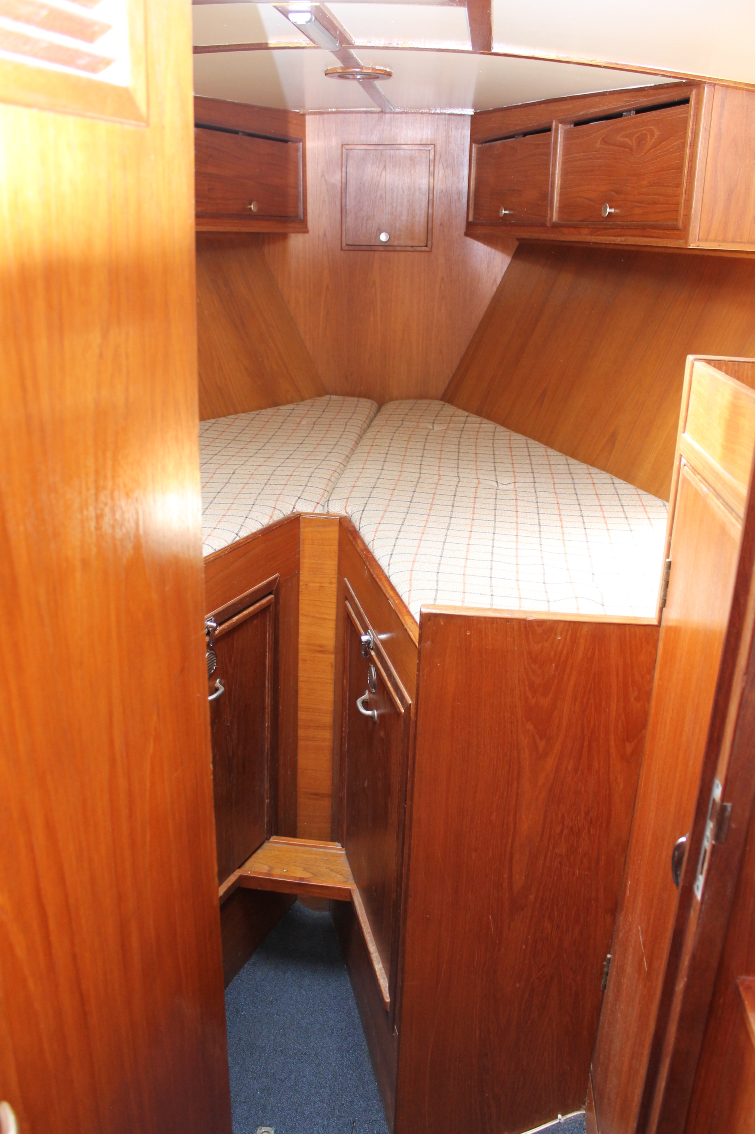 Pieter Beeldsnijder Gouwzee 3A