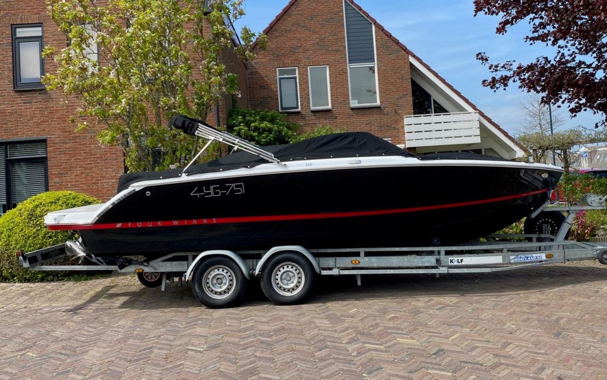 FOUR WINNS H2 Bowrider met boegschroef