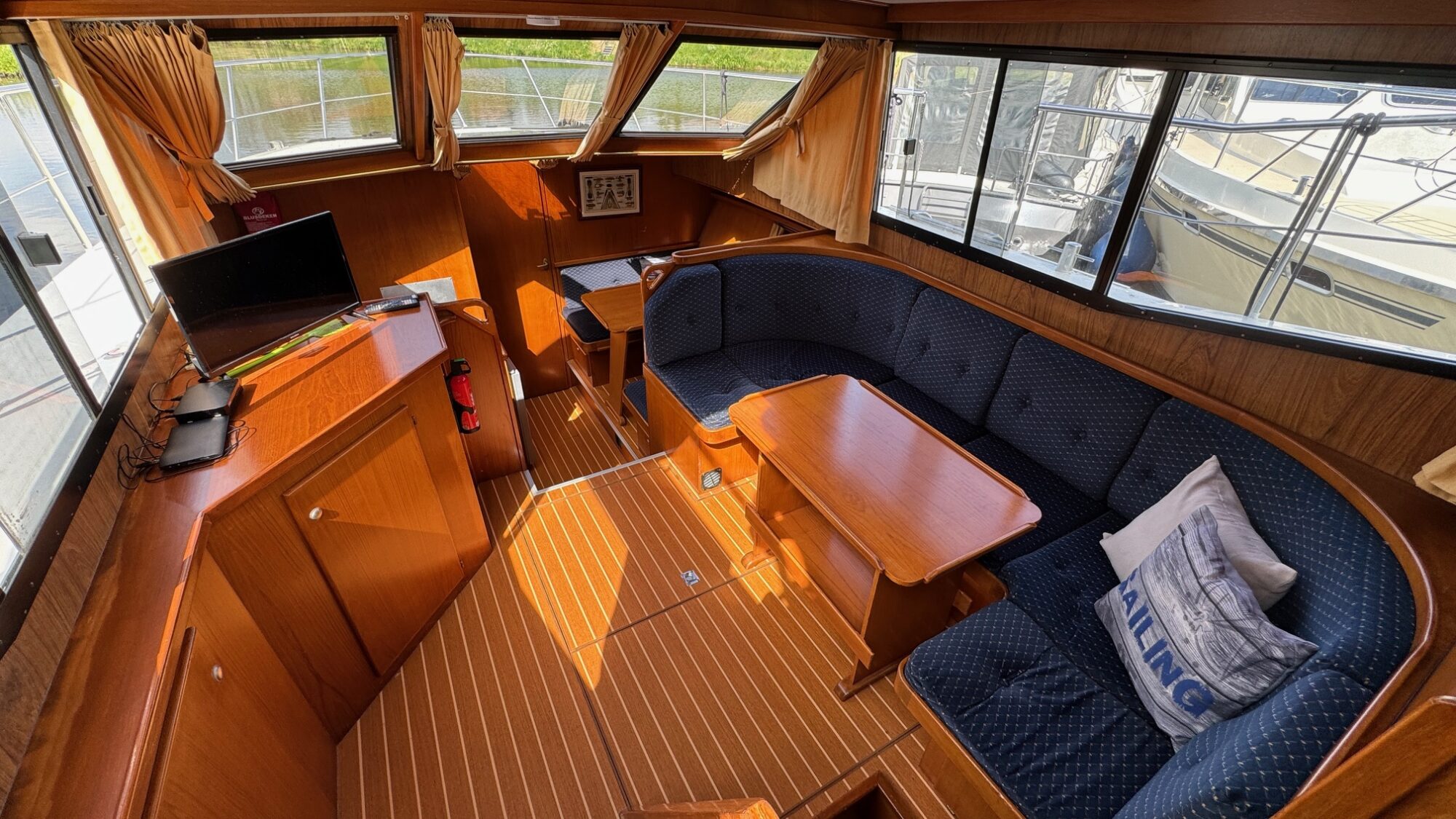 Vri-Jon Contessa 37 AK Cabrio