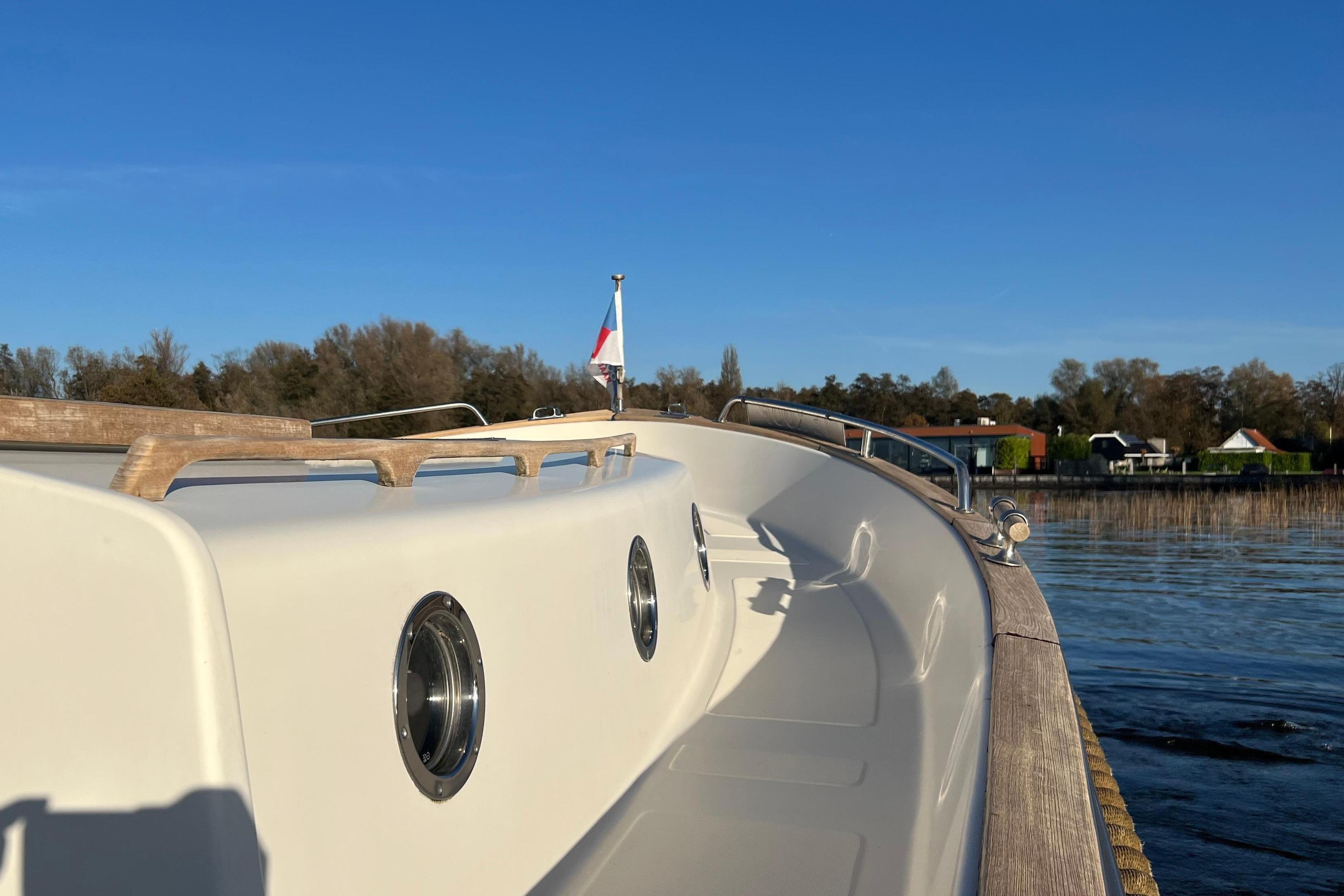 Jan Van Gent 10.35 Cabin