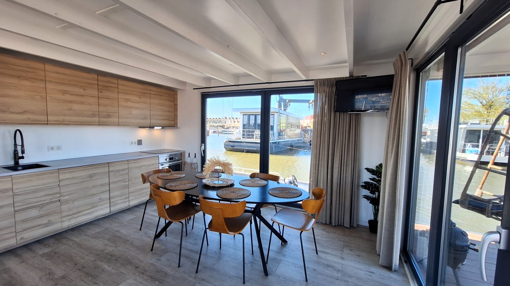 Surla 15 Houseboat Zelfvoorzienend