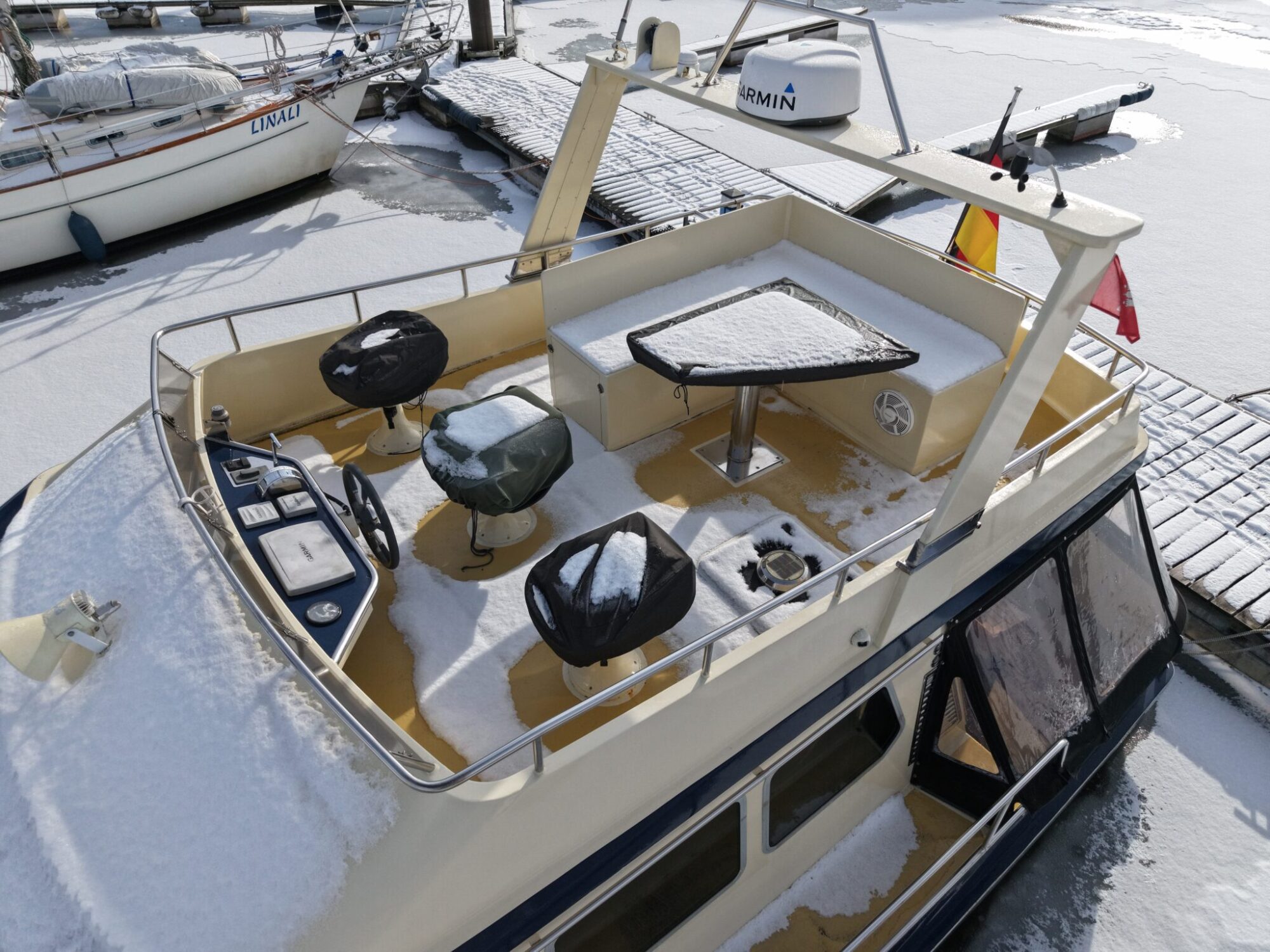 Bruce Roberts Euro 12.00 Flybridge