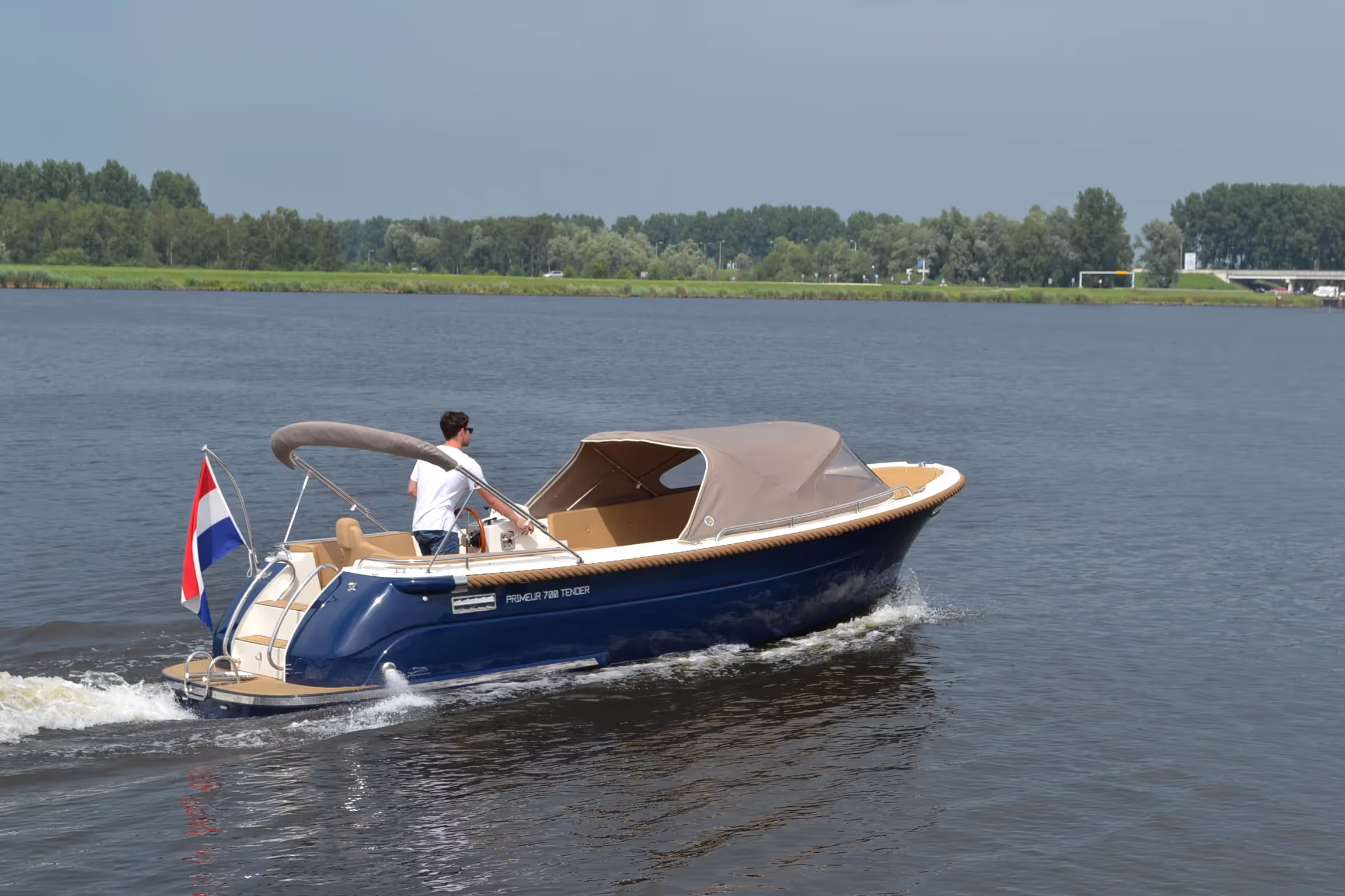 Primeur 700 Tender