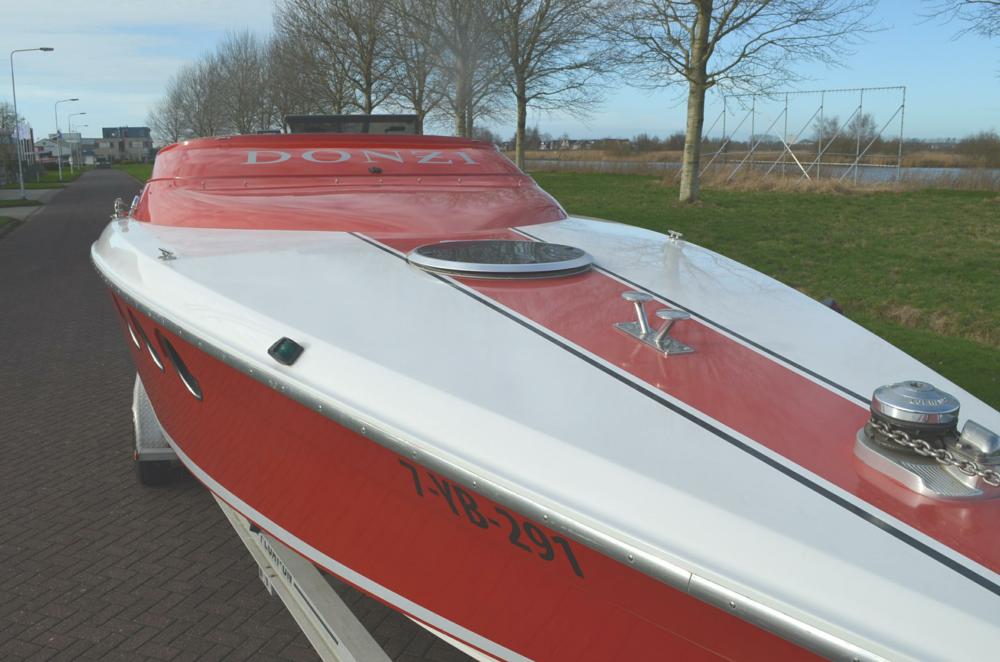 Donzi 30 "Black Widow"