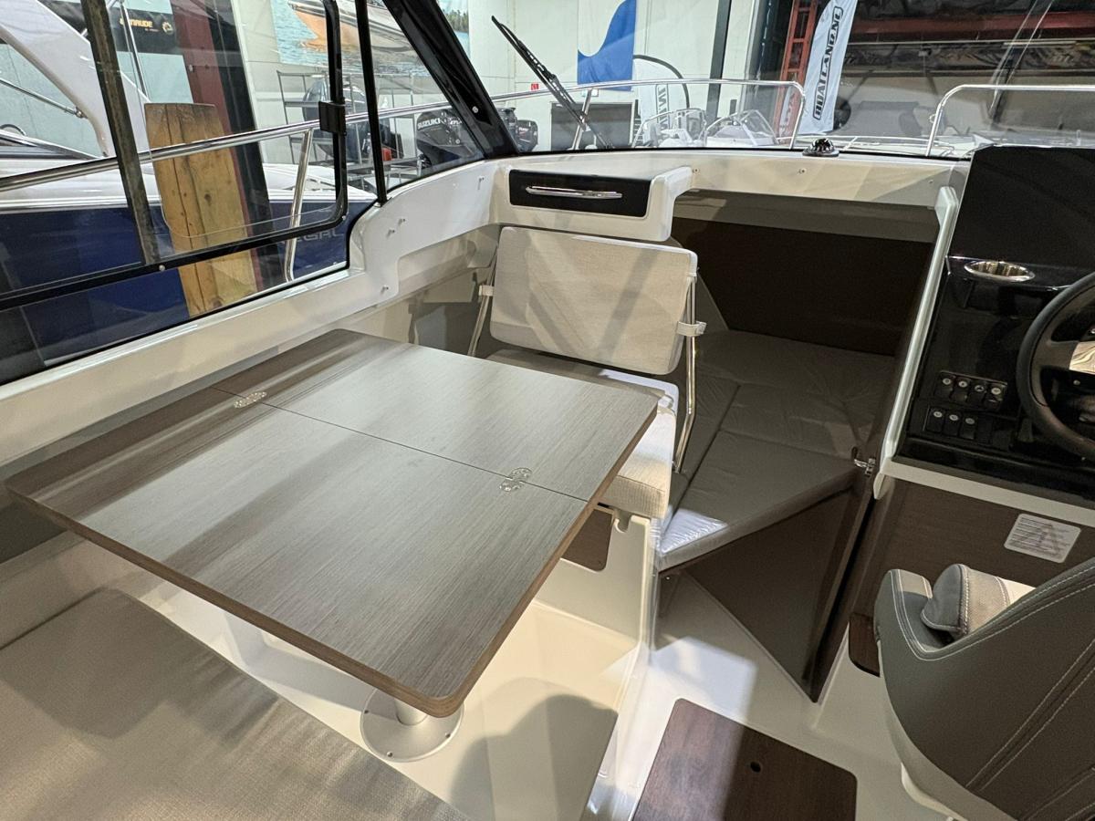 Jeanneau Merry Fisher 695 Serie 2. Deze prachtige boot is aanwezig op de Suzuki stand van hiswa te water 2026.