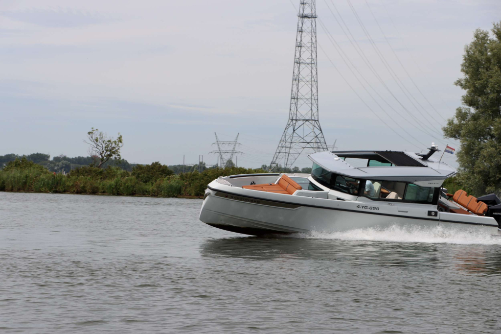 Saxdor Yachts 320 GTC