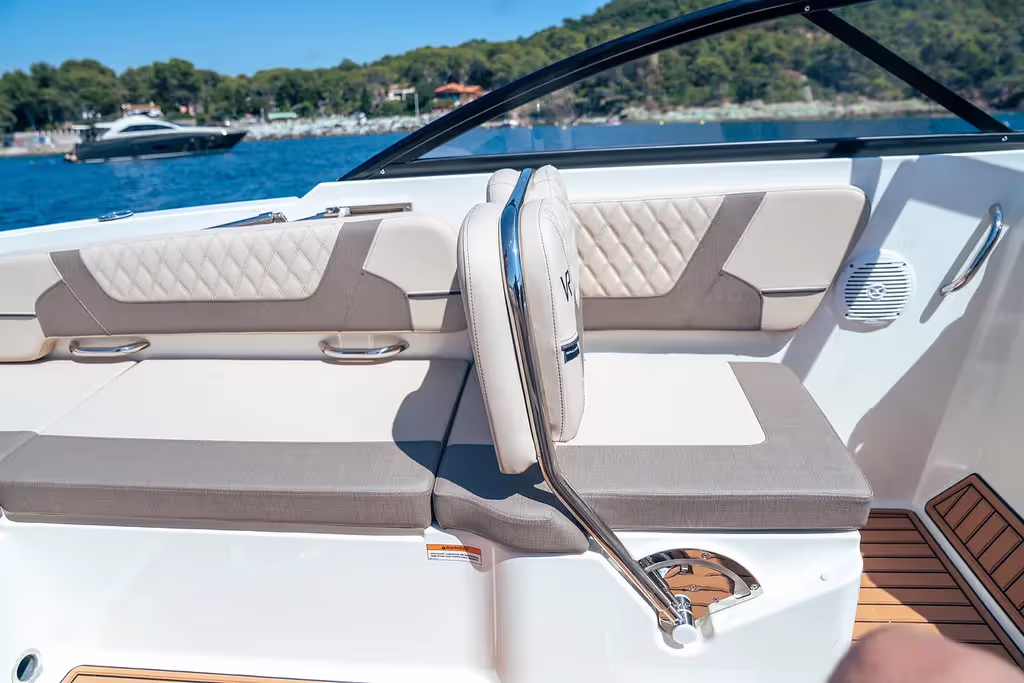 Bayliner VR6 Cuddy