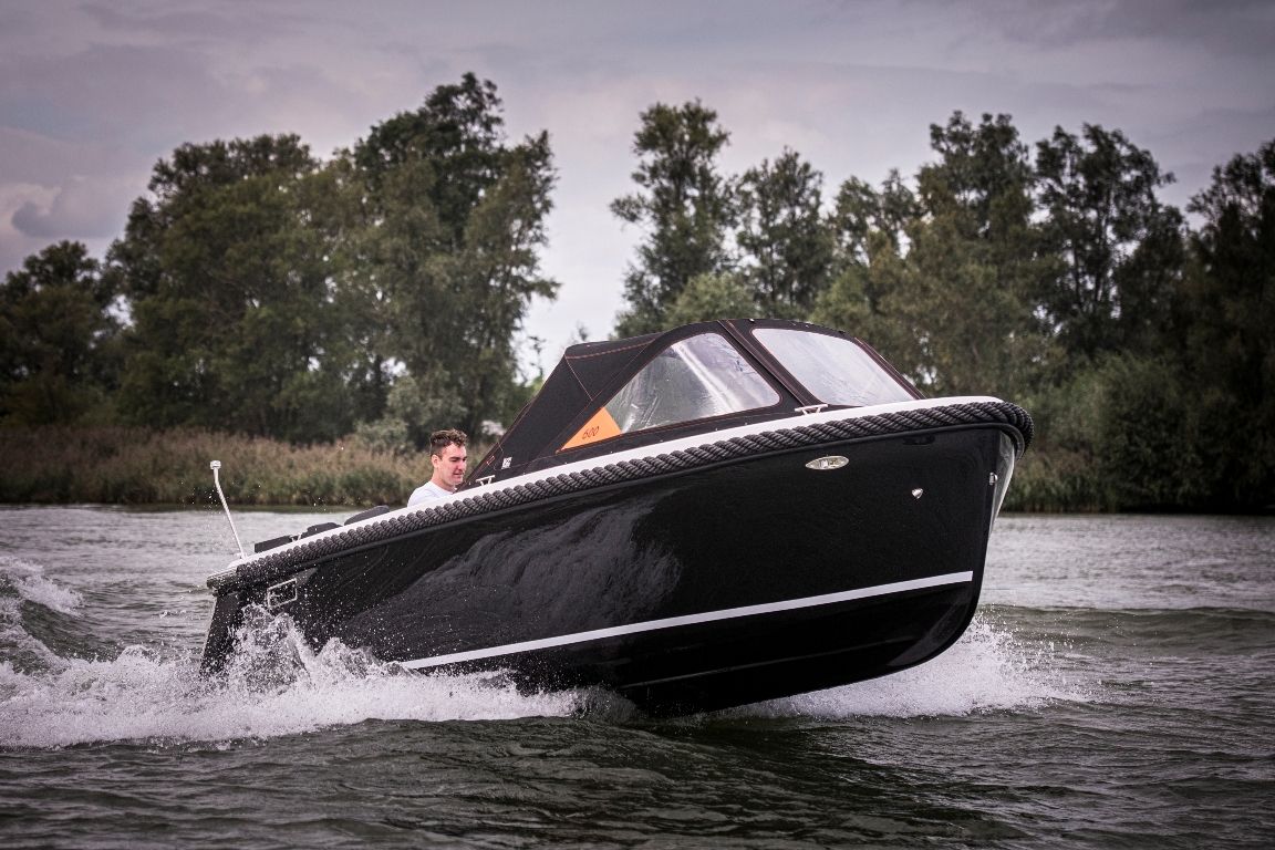 Maxima 600 tender