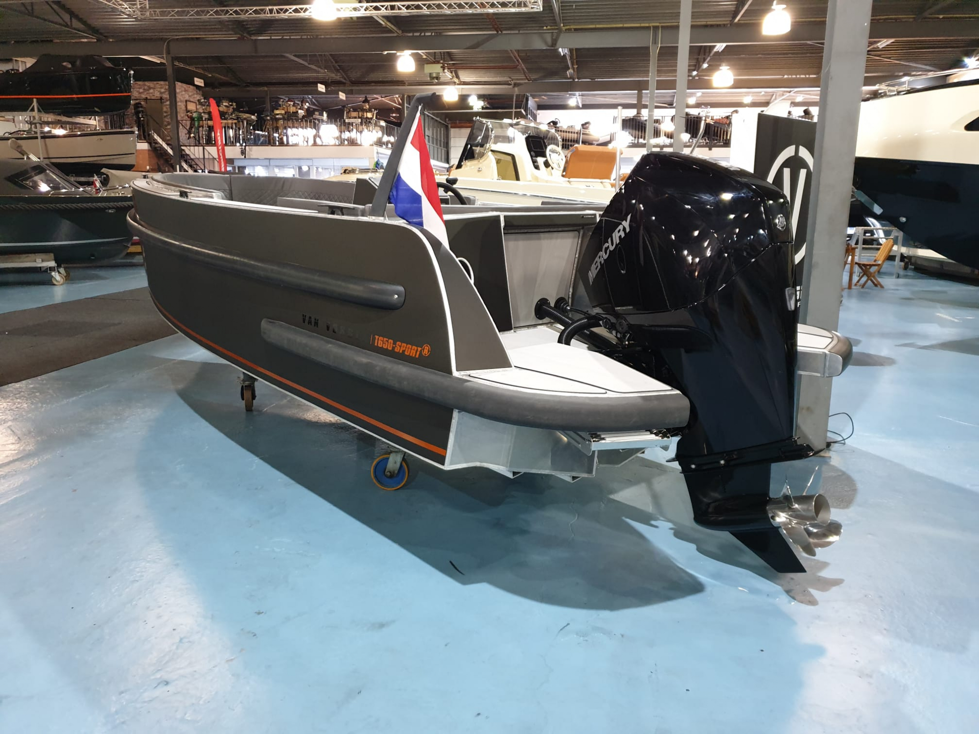 Van Vossen Tender 650 sport R met Mercury 225 pk V6! Demomodel