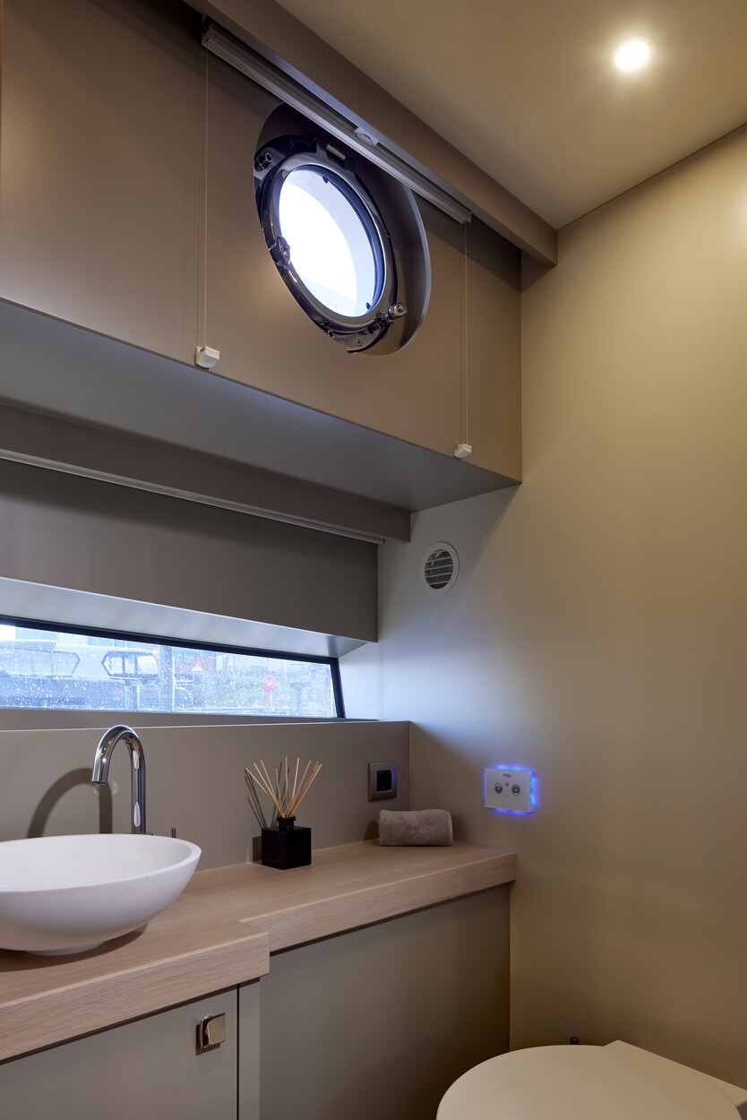 Van den Hoven Voyager 50