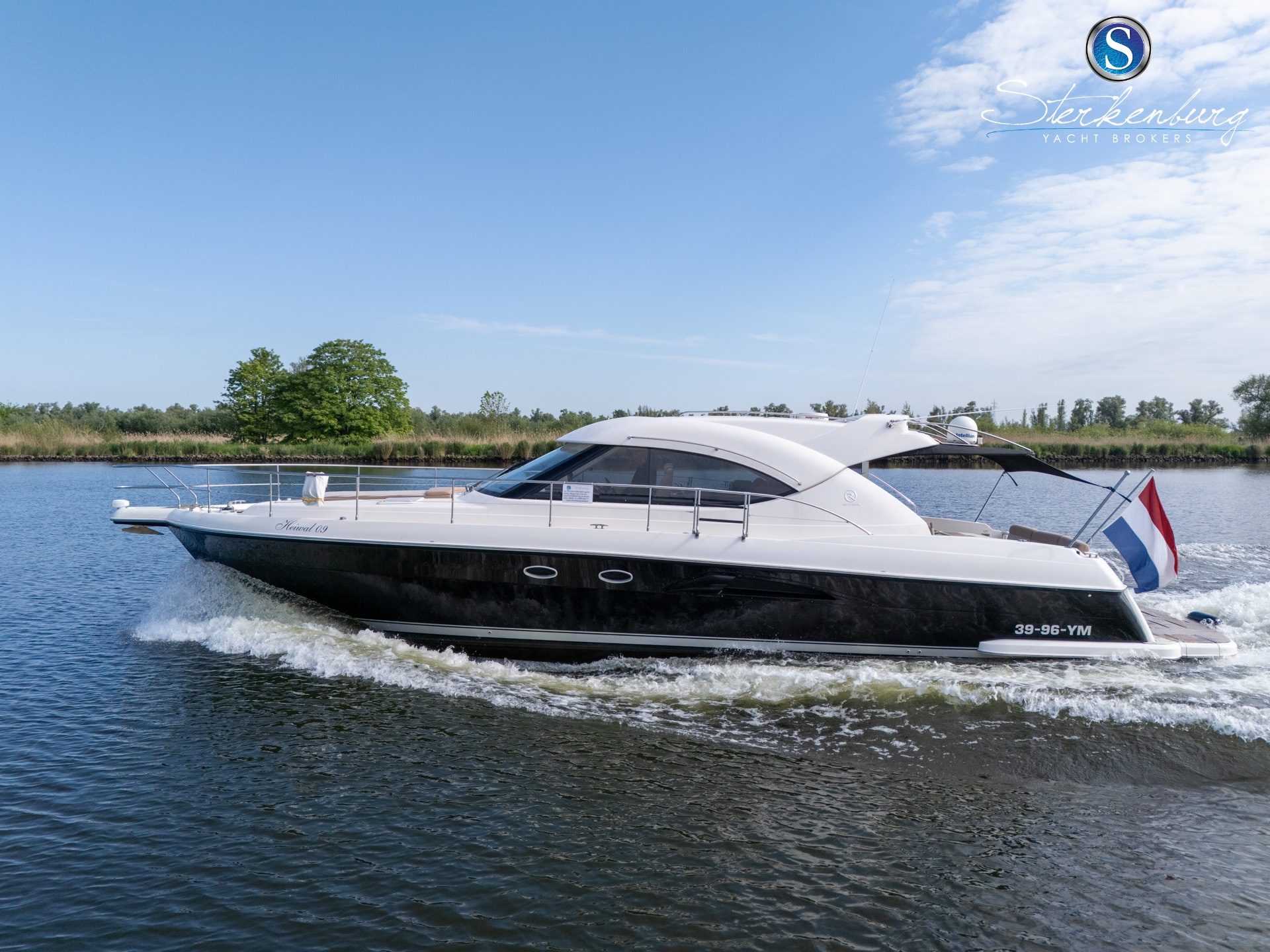 Rivièra 4700 Sport Yacht