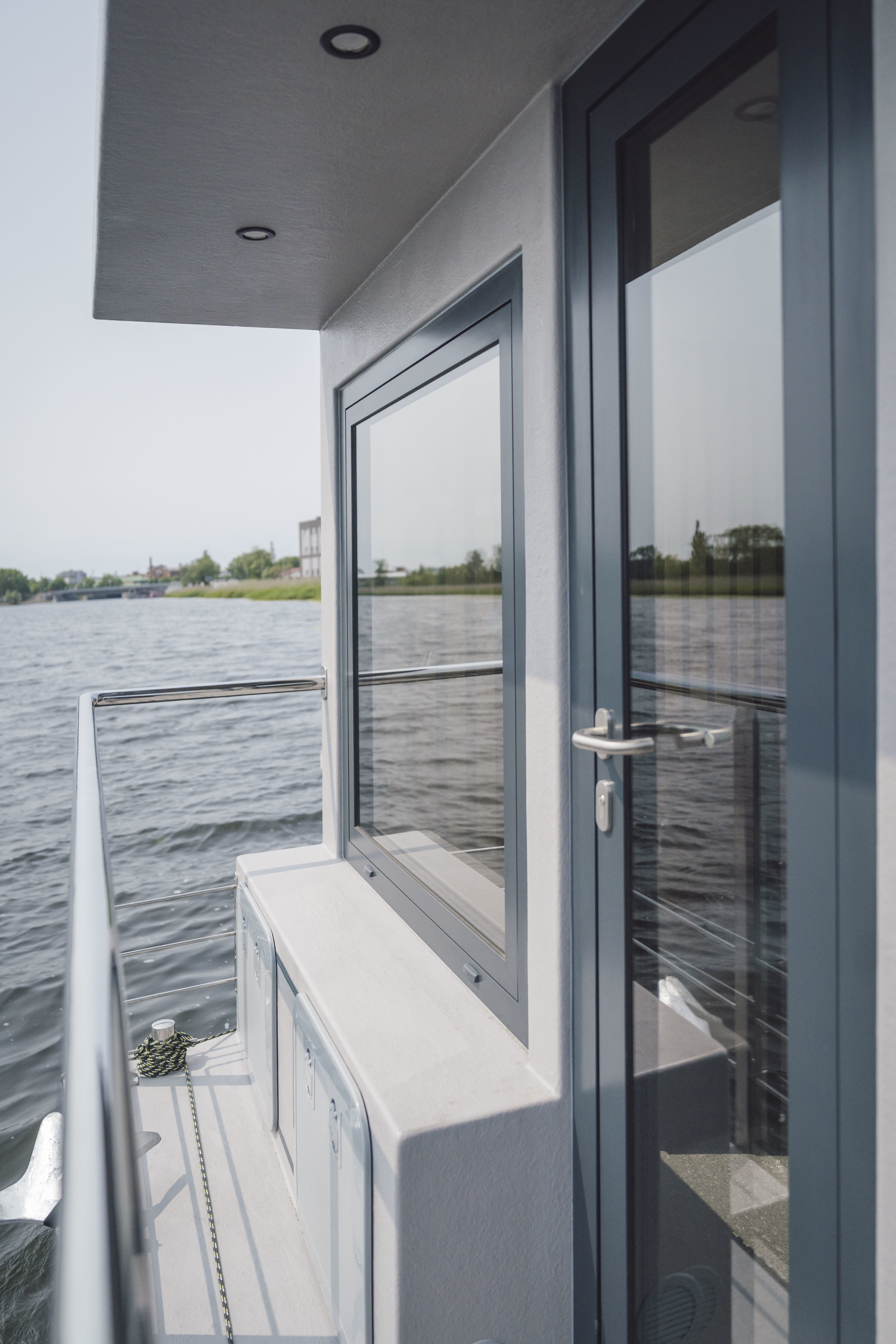 SHB Houseboat GTR 6.3