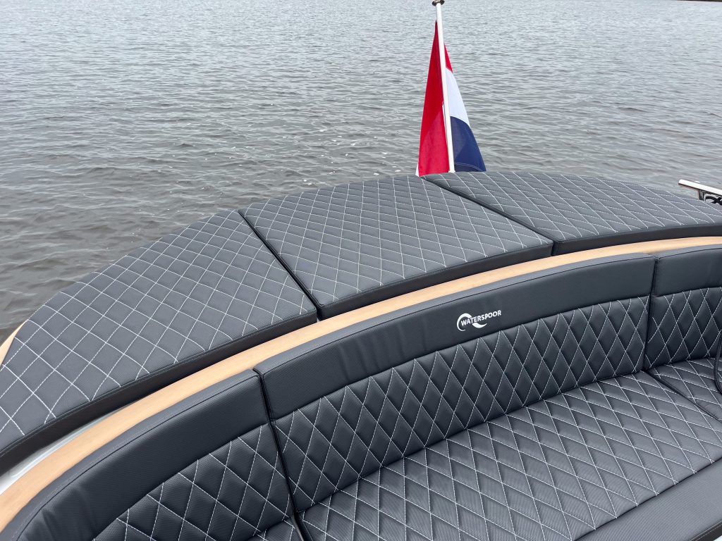Waterspoor 646  DEMO met 60 Pk & ZONDAGS GEOPEND