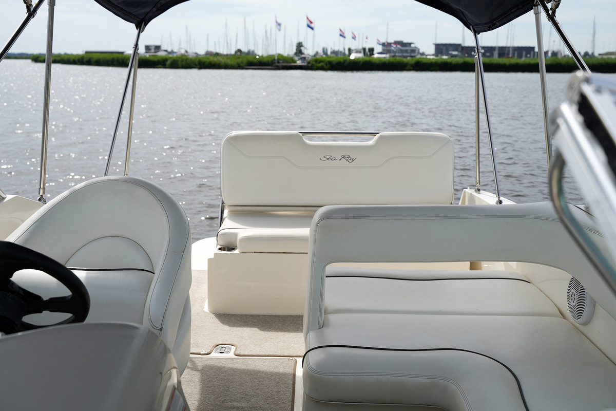 Sea Ray 255 Sundancer