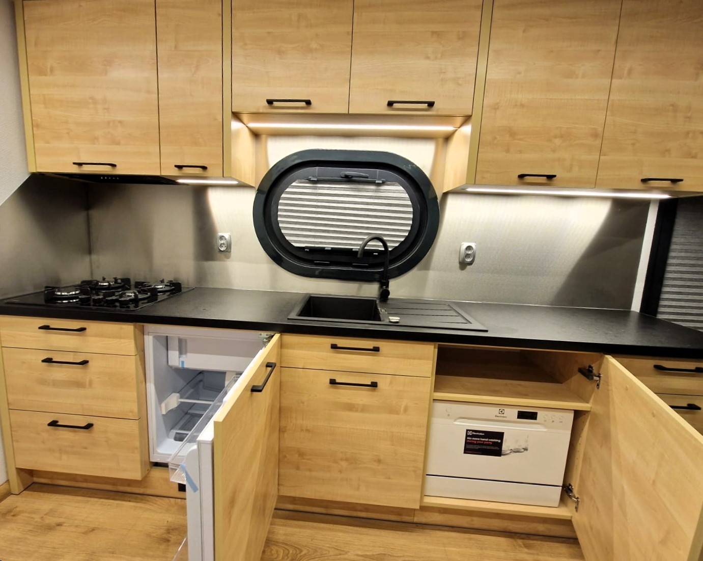 Campi 400 Houseboat (special 1 Sleepingroom))